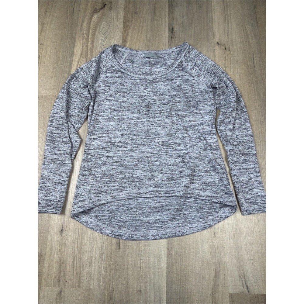 Athleta No Sweatin It Top Womens Medium Gray Sharkbite Hem Long Sleeve Tee